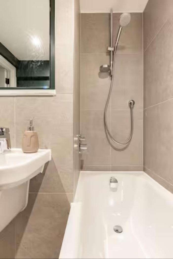 Two Bedrooms Exquisite En-Suite Apartment Deansgate Mánchester Exterior foto
